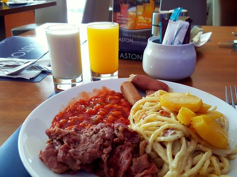 Sarapan pagi at hotel aston makassar Makassar, Hotel