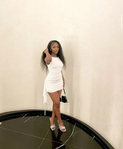 All White Dinner Outfits Black Women, Cute White Outfits Black Women, White Birthday Outfits Black Women, Morelife Pics, White Dress Outfit Black Women, Restaurant Birthday Dinner Outfit, White Dress Black Women, White Birthday Outfits, Birthday Lunch Outfit