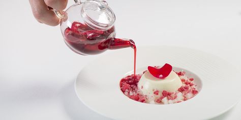 This dessert recipe from Tony Fleming is a beautifully balanced dish of powerful flavours, with rose, lychee and rosemary used to just the right degree for a harmonious outcome. Michelin Star Dessert Recipes, Michelin Star Dessert, Daniel Fletcher, Buttermilk Panna Cotta, Elixir Recipe, Raspberry Salad, Dessert Design, Panna Cotta Recipe, Great British Chefs