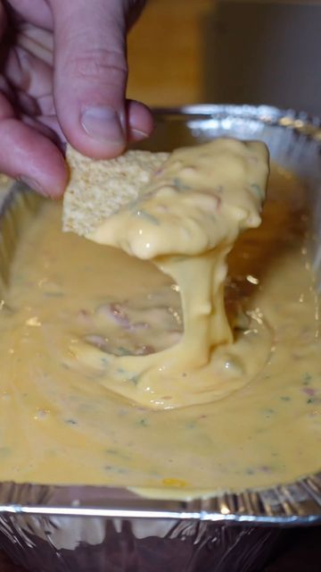 Oven Baked Queso, Velvetta Cheese Dip, Baked Queso, Enchiladas Burritos, Recipes With Velveeta Cheese, Velveeta Recipes, Can Diced Tomatoes, Nacho Cheese Sauce, Green Enchilada Sauce