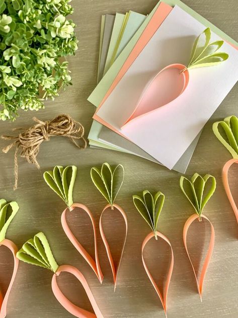 Easter Paper Decorations, Christmas Snowflakes Crafts, Carrot Garland, Paper Carrots, Spring Windows, Easter Festivities, Garden Simple, Easter Paper Crafts, Porch Farmhouse