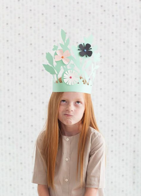 Cute Floral Crown from Playful by Merrilee Liddiard Merrilee Liddiard, Easter Hat Ideas, Easter Hat Parade, Easter Bonnets, Easter Hat, Paper Crown, Easter Hats, Paper Crowns, Easter Bonnet