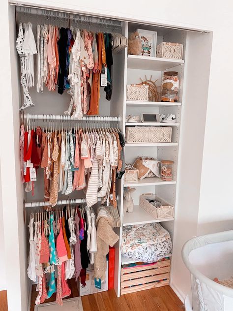 Closet Organization Ideas Nursery, Baby Closet Shelves, Baby Girl Closet Ideas, Nursery Room Closet Ideas, Nursery Closet No Doors, Nursery Small Closet Organization, Small Baby Closet Ideas, Small Closet Nursery Organization, Nursery Closet Diy