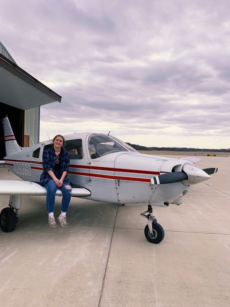 Private Pilot Aesthetic, Plane Private, Airplane Museum, Pilot Baby, Pilot Life, Aviation College, Female Pilots, Airplane Style, Small Plane