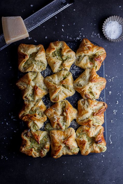 Broccoli cheese puffs Delicious Broccoli, Cheesy Broccoli, Top Chicken Recipes, Nice Recipes, Homemade Taco Seasoning, Great Appetizers, Broccoli And Cheese, Yes Please, Clean Eating Snacks