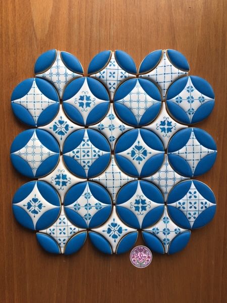 Tile Cookies, Cookies Decorated With Royal Icing, Royal Icing Sugar, Mediterranean Tile, Paint Cookies, Sugar Cookie Designs, Royal Icing Decorations, Pretty Cookies, Fancy Cookies