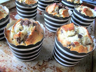 Leftover Ricotta, Ricotta Chocolate, Ricotta Muffins, Choc Chip Muffins, Mini Chocolate Cake, Crumb Muffins, Italian Recipes Dessert, Baking 101, Gluten Free Chocolate Chip