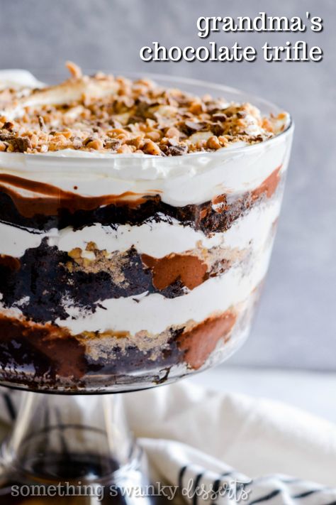 My grandmother's recipe for a family favorite. Layers of chocolate cake, pudding, Cool Whip, and Heath Toffee Bits make this the most incredible holiday dessert ever! We gobble this up every time my grandma sets it on the table. Chocolate Cake Pudding, Chocolate Trifle Desserts, Oreo Trifle, Heath Toffee, Trifle Dessert Recipes, Dessert Halloween, Cake Pudding, Chocolate Trifle, Famous Chocolate