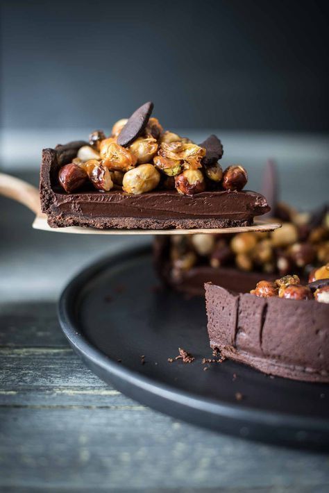 Ganache Tart, Pistachio Chocolate, Chocolate Ganache Tart, Chocolate Ganache Filling, Slow Cooker Desserts, Sweet Pie, Sweet Tarts, Tart Recipes, Chocolate Ganache