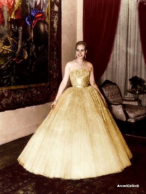 Zac Posen Wedding Dress, 50s Glamour, Dior New Look, Dior Gown, Patti Lupone, Color Rubio, Gold Gown, Glamour Photo, That Dress