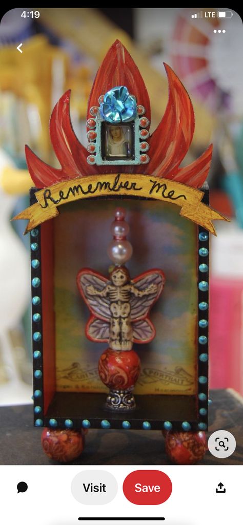 Shrines Box, Den Mrtvých, Shrines Art, Day Of The Dead Art, Mexican Crafts, Matchbox Art, Mexican Decor, Tin Art, Remember Me