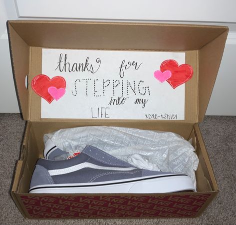 Cute way to decorate the shoe box. Good idea for when you get matching shoes! Boyfriend/ close friend edition:) Diy Valentines Shoe Box, Shoe Box Decorating Ideas For Boyfriend, Cute Shoe Box Gift Ideas, Note For Shoe Gift, Shoes Gift Ideas, Gifting Shoes To Boyfriend, Decorate Shoe Box For Valentines, Asking To Be Valentine Ideas Boyfriends, Shoes For Boyfriend Gift