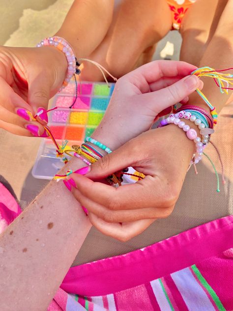 Summer Activities For Teens, Rainbow Beach, Bracelet Rainbow, Activities For Girls, Fun Summer Activities, Summer Scrapbook, Summer Fun List, Summer Goals, Summer Plans