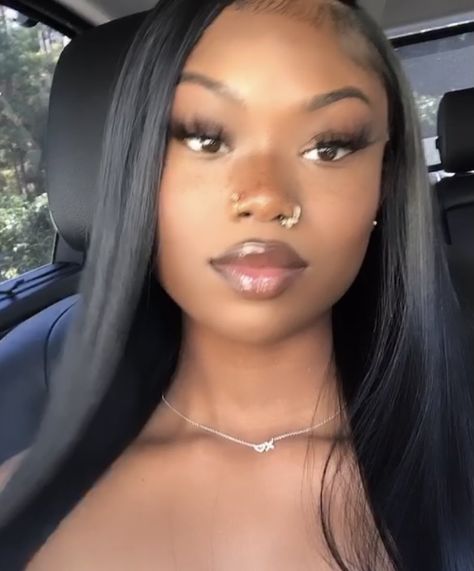 2 Noise Piercings, Black Women Peircings, 2 Nose Pericings, Two Nose Pericings, Nose Piercing Ideas Black Women, Good Nose Piercing, Baddie Peircing Ideas, Black Women Nose Piercing, 2 Piercings On Nose