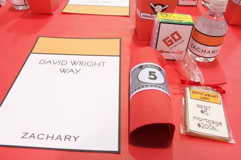 Game night - Party ideas/ inspiration Monopoly Themed Parties, Monopoly Theme, Monopoly Party, Board Game Themes, Board Game Party, Game Night Parties, Monopoly Game, Classic Board Games, Baseball Party