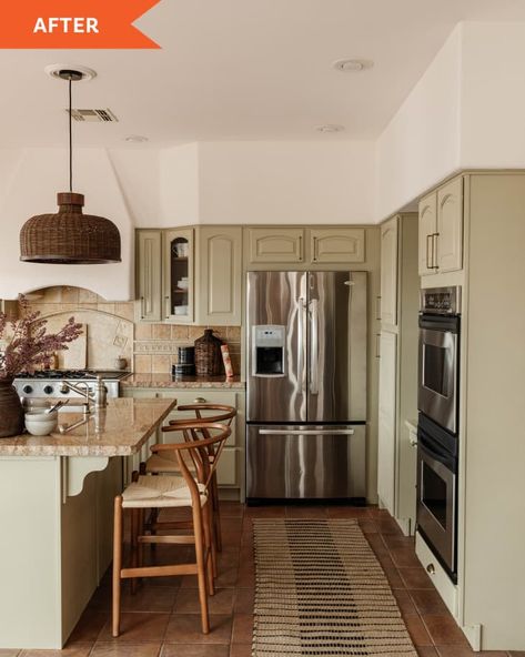 Kitchen Remodel Green, Island Ideas Kitchen, Diy Kitchen Makeover, Before And After Painting, Kitchen Cabinets Before And After, Green Kitchen Island, Makeover Kitchen, Redo Cabinets, Kitchen Island Ideas