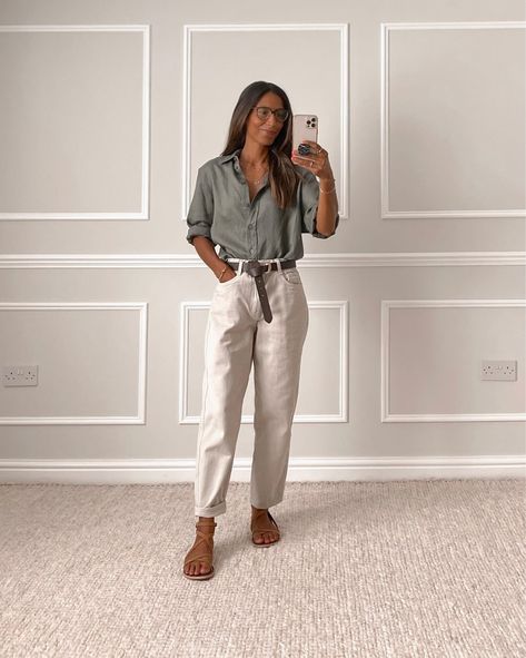 Cream Combat Trousers Outfit, Wide Leg Trousers Outfit, Outfit Links, Cream Outfits, Combat Trousers, Trouser Outfit, Relaxed Trousers, Twill Trousers, Minimal Outfit