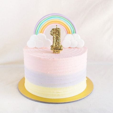 Pastels 👍 1 St Birthday Cake, Rainbow Smash Cake, Rainbow Themed Cake, Rainbow Smash Cakes, Birthday Cake Rainbow, Cakes Rainbow, Themed Cake Smash, Care Bears Birthday Party, Rainbow First Birthday