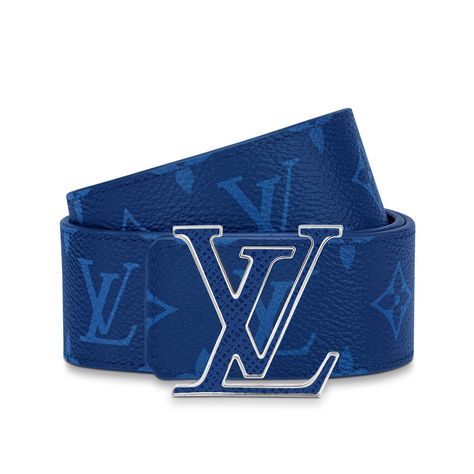 LOUIS VUITTON LV INITIALES REVERSIBLE BELT MONOGRAM COBALT TAIGA 40MM BLUE. #louisvuitton #canvas Sac Louis Vuitton, Louis Vuitton Supreme, Louis Vuitton Backpack, Luxury Belts, Louis Vuitton Belt, Designer Belts, Reversible Belt, Fashion Belts, Louis Vuitton Official