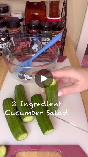 3 Ingredient Salad Recipes, Different Cucumber Salads, Side Dishes With Cucumbers, What To Do With Cucumbers Recipes, Cumber Salad Recipe, Tiktok Appetizers, Cucumber Ideas, Cucumber Recipes Healthy, Cucumber Salad Recipes