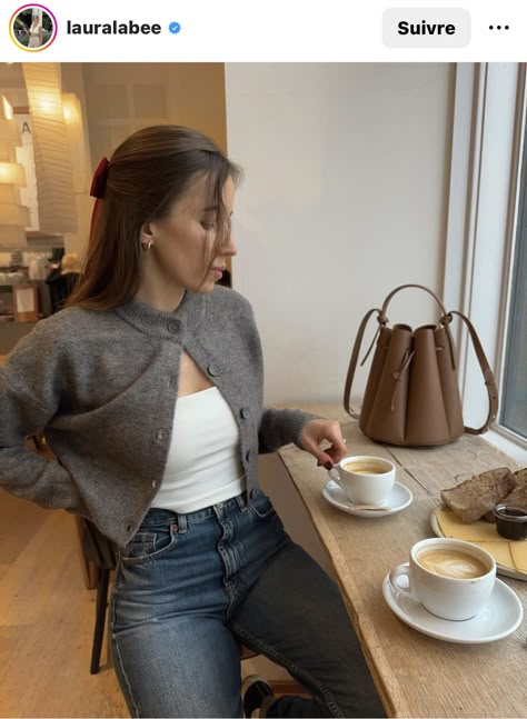 Rainy Spring Outfit, Grey Sweater Outfit, Mode Zara, Uni Outfits, Elegante Casual, فستان سهرة, Looks Street Style, Mode Inspo, 가을 패션