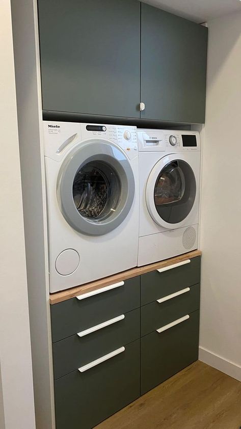 Ikea Utility Room, Washer Dryer Storage, Ikea Metod Kitchen, Ikea Laundry, Ikea Laundry Room, Laundry Room Hacks, Metod Kitchen, Laundry Design, Laundry Room Diy