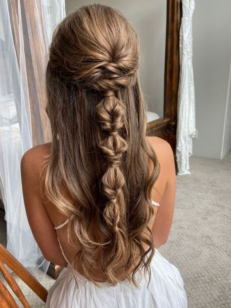 Bride Bubble Braid, Bubble Braids Prom, Half Up Half Down Hair Boho, Boho Style Hairstyles, Bubble Hairstyle Half Up, Half Up Half Down Hair Braid, Boho Half Up Half Down Hairstyles, Prom Braid Hairstyles, Half Up Braids