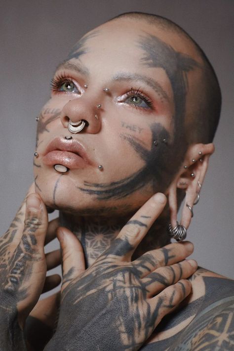 Each piece of jewelry is ethically hand-crafted with love in North America. @nahlu__ (IG) wears Wanderlust and War Horse in their septum stack, Luxe in their nostrils, and Stiletto and Punk Rock Girl in their ears. Stacked Septum Piercing, Stacked Septum Ring, Septum Stack, Rock Piercing, Stacked Septum, Body Modification Piercings, Punk Rock Girl, Pretty Body, Piercing Inspiration