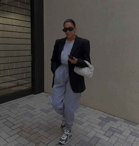 Instagram photo by Charlotte Emily Sanders • Jan 17, 2021 at 5:38 PM Styling Black Blazer, Chill Outfits Winter, Charlotte Emily Sanders, Emily Sanders, Work Blazer Outfit, Sweatsuit Outfits, Sweatsuit Outfit, Charlotte Emily, Bottega Bag