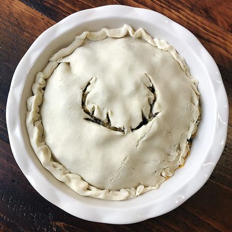 Venison Meat Pie Venison Meat Pie, Venison Pie, Roast Brisket, Venison Meat, Roast Chicken And Gravy, Beef Tenderloin Roast, Deer Recipes, Ground Venison, Deer Meat Recipes