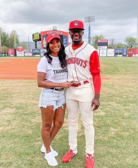 baseball game outfits for women what to wear to baseball game Women Baseball Outfit, Braves Game Outfit, Baseball Tee Outfits, Baseball Jersey Outfit Women, Baseball Game Outfit Women, Girls Baseball Outfit, Baseball Mom Outfits, Baseball Outfits, Baseball Jersey Outfit