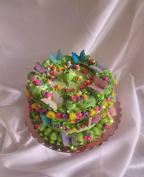 Shroom Cake, Fairy Garden Cakes, Cute Bday Cake, Fairy Core Birthday Cake, Forest Fairy Cake, Green And Gold Cakes, Children’s Birthday Cake, Frog Cake Ideas, Frog Birthday Cake