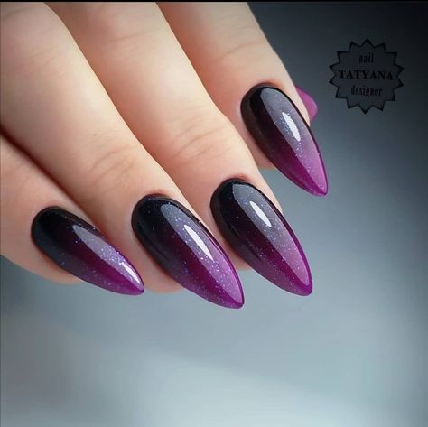 Dark Purple Nails, Faded Nails, Purple Ombre Nails, Unghie Sfumate, Purple Nail Art, Nail Goals, Ombre Nails Glitter, Beauty Nails Design, Ombre Nail Designs