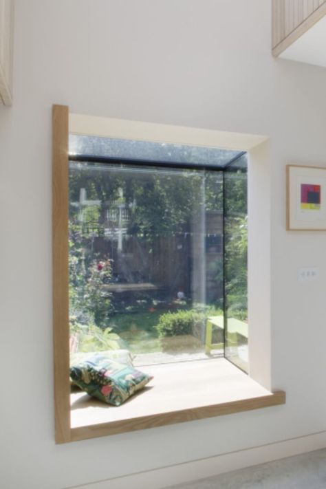 A window seat design with timber base and timber side Box Window Seat, Modern Window Seat, Barn Extension, Frameless Window, Bench Window Seat, Window Bench Seat, Window Seat Kitchen, Cotswold Cottage, Kitchen Diner Extension