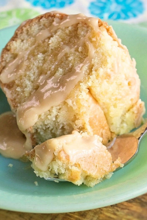 A slice of buttermilk cake drizzled with caramel. Cake With Caramel Icing, My Country Table, Farm Recipes, Cake With Caramel, Buttermilk Cake, Caramel Icing, Country Table, Pound Cake Recipes, Caramel Flavoring