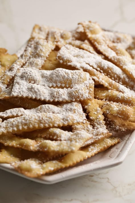 Fried Ravioli Recipe, Fried Pastries, Italian Fries, Italian Donuts, Cooking For Dummies, Recipe Italian, Homemade Ravioli, Sunday Dinners, Italian Pastries