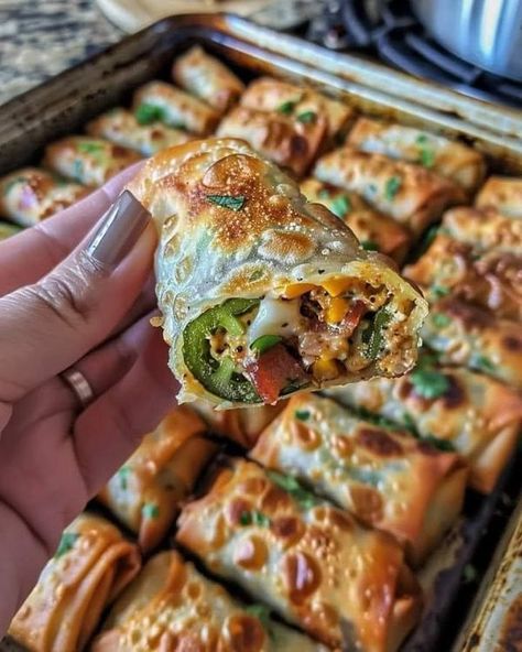 Easy Bacon Recipes, Mexican Dinners, Crisp Recipes, Bacon Jalapeno Poppers, Facebook Recipes, Stuffed Jalapenos With Bacon, Easy Recipes For Beginners, Egg Roll Recipes, Giada De Laurentiis