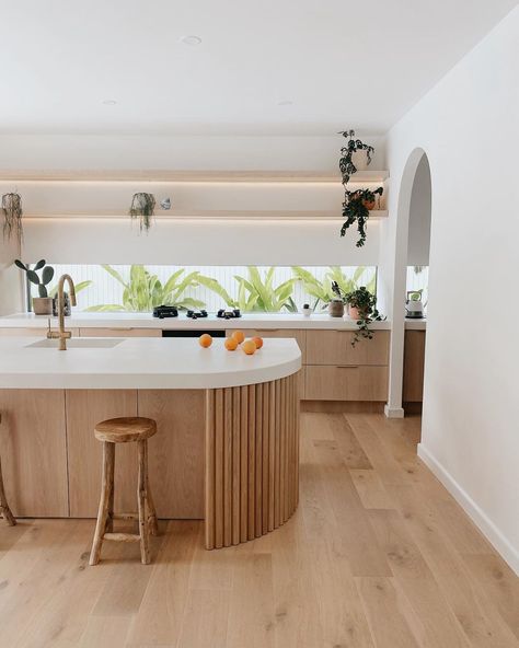 Curved Kitchen Island, Curved Kitchen, Australian Interior Design, Island Bench, 아파트 인테리어, Kitchen Island Design, Interior Design Kitchen, Dream Kitchen, 인테리어 디자인