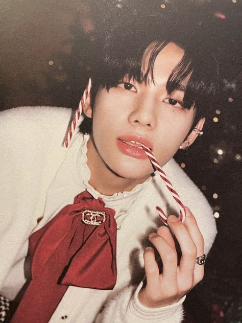 Hyunjin Pics, Hwang Hyunjin, Stray Kids, On Twitter, Twitter, Christmas, Red