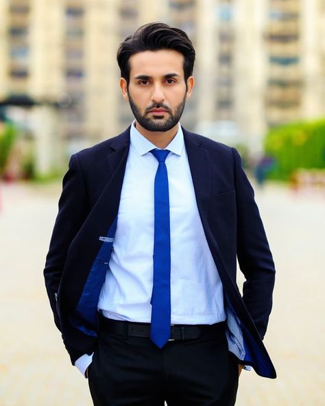 Young Couples Photography, Affan Waheed, Hira Mani, Boys Dps, Pakistani Actors, Pakistani Celebrities, Mens Designer Shirts, Boy Pictures, Pakistani Dramas