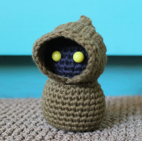 Just a Simple Stitch - Payhip Desert Scavenger, Geeky Crochet Patterns, Crochet Nerd, Star Wars Crochet, Halloween Crochet Patterns, Kids Crochet, Crochet Stars, Amigurumi Tutorial, Craft Stuff