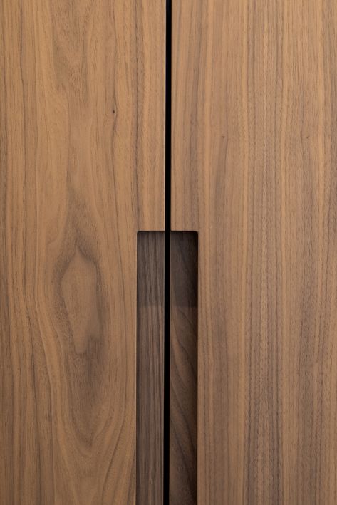 HOOG.design – Exclusive living inspirationTotal renovation Antwerp mansion - Wardrobe Door Handles Modern, Wood Door Handle, Vstupná Hala, Modern Cupboard, Door Handle Design, Wardrobe Door Handles, Wardrobe Door Designs, Joinery Details, Bedroom Cupboard Designs