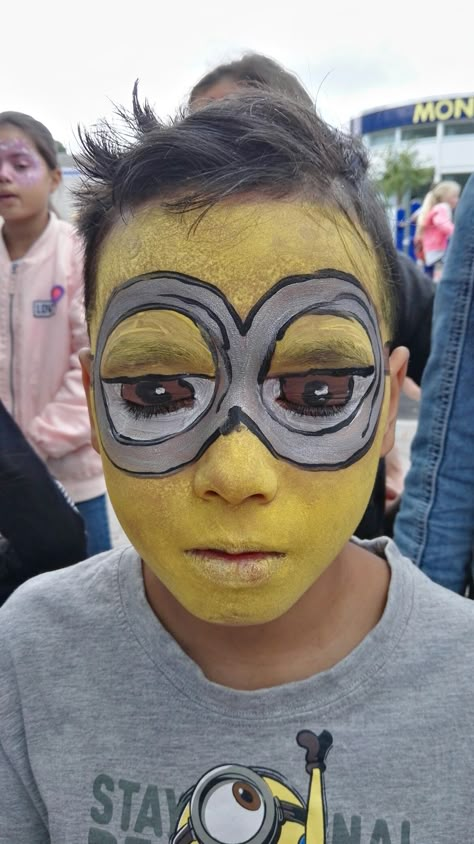 Minion Gru Makeup, Minions Makeup, Funny Face Paint Ideas, Minion Makeup, Minion Face Paint, Mermaid Makeup Halloween, Minion Costume, Minion Face, 4th Of July Makeup