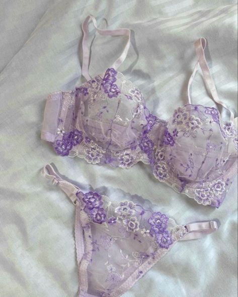 Purple Lingerie Outfit Night, Tecna Aesthetic, Spicy Clothes, Lavender Lingerie, Matching Lingerie Sets, Cute Lingerie Sets, Pastel Lingerie, Lingerie Aesthetic, Flower Lingerie