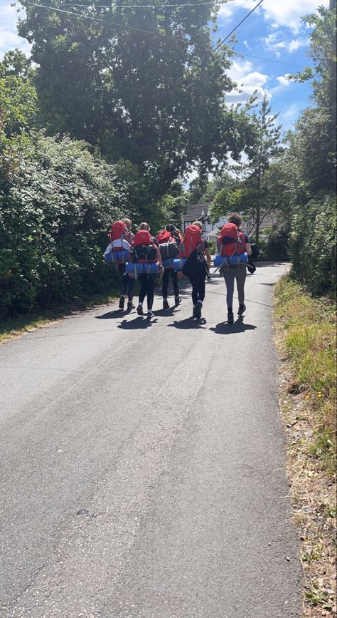 photo of 5 girls walking along a road with big red rucksacks completing their DofE Duke Of Edinburgh Award, Nature Camping, Hiking Routes, Teen Life, Summer Photos, Girl Gang, Forever Young, Best Memories, Aesthetic Photo