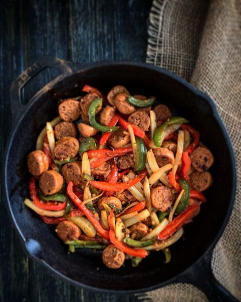 Beyond Beef Recipes, Roasted Italian Sausage, Vegan Sausage Recipe, Sausage And Peppers Recipe, Beef Sausage Recipes, Field Roast, Italian Sausages, Vegetarian Sausages, Sausage Peppers