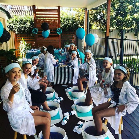 Pamper party Birthday Party Ideas | Photo 14 of 25 | Catch My Party Girls Pamper Party Ideas, Pamper Party Ideas Kids, Spa Party Ideas For Girls Birthday, Pamper Party Ideas, Girls Pamper Party, Kids Pamper Party, Girls Sleepover Party, Spa Day Party, Spa Birthday Party