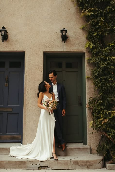 Small City Wedding, Moody Courthouse Wedding, Nyc Wedding Dress, Elopement Ideas City, Intimate Wedding Photo Ideas, Wedding In The City, Authentic Wedding Photos, Wedding Photos City Hall, Village Wedding