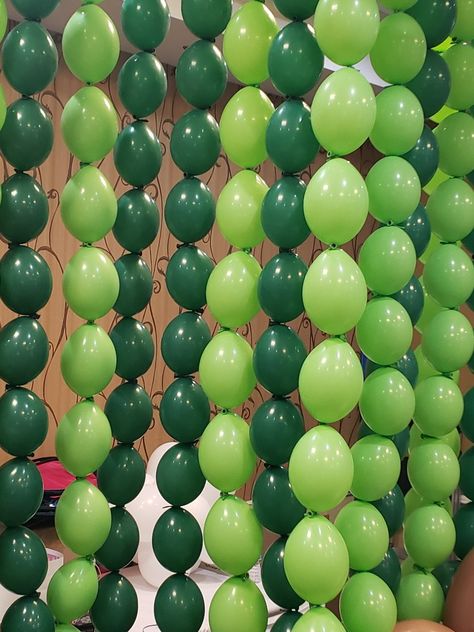 Quick links balloon curtain #letsplanaparty #chonya #tampaballoonartist #fsj #qualatex Gender Reveal Balloon Ideas, Balloon Centerpieces Wedding, Wedding Balloon Decor, Balloon Ceiling Decorations, Decoration With Balloons, Balloon Wall Backdrop, Balloon Decoration Ideas, Link Balloons, Balloon Arrangement