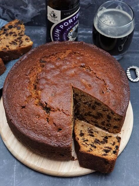 Irish Porter Cake, Porter Cake, Spicy Cake, Irish Cake, Porter Beer, Fruit Cake Recipe, Beer Cake, Fruitcake Recipes, Irish Recipes